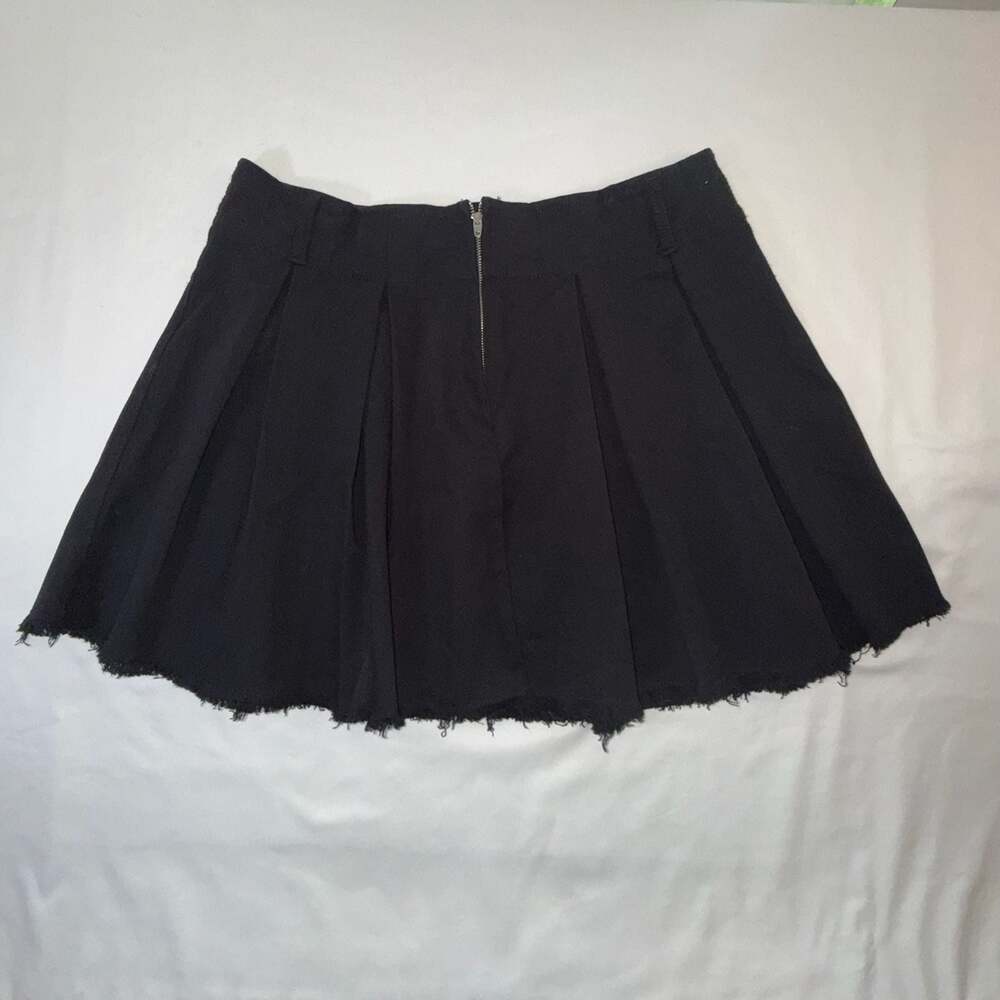 No Comment Women's Black Pleated Mini Skirt with Raw Hem goth punk y2k Sz L